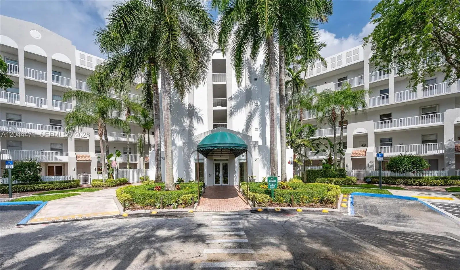 3 bedroom 2 bath Residential for sale at 10750 NW 66th St # 312, Doral FL 33178