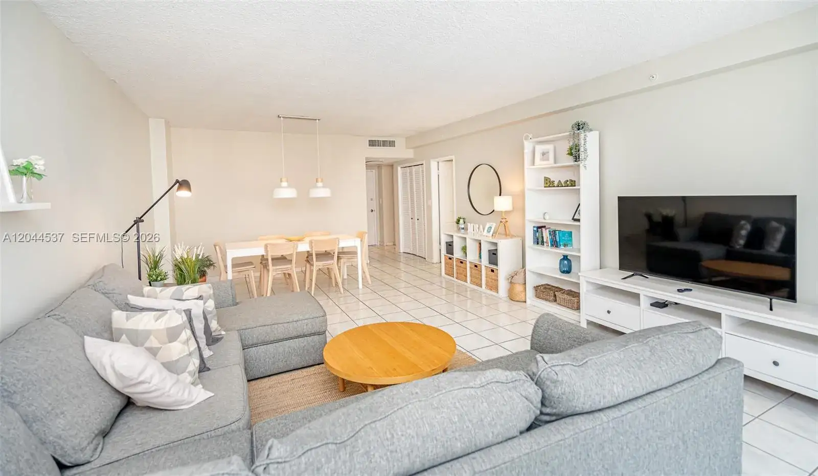 1 bedroom 1 bath Residential for sale at 5601 Collins Ave # 1517, Miami Beach FL 33140