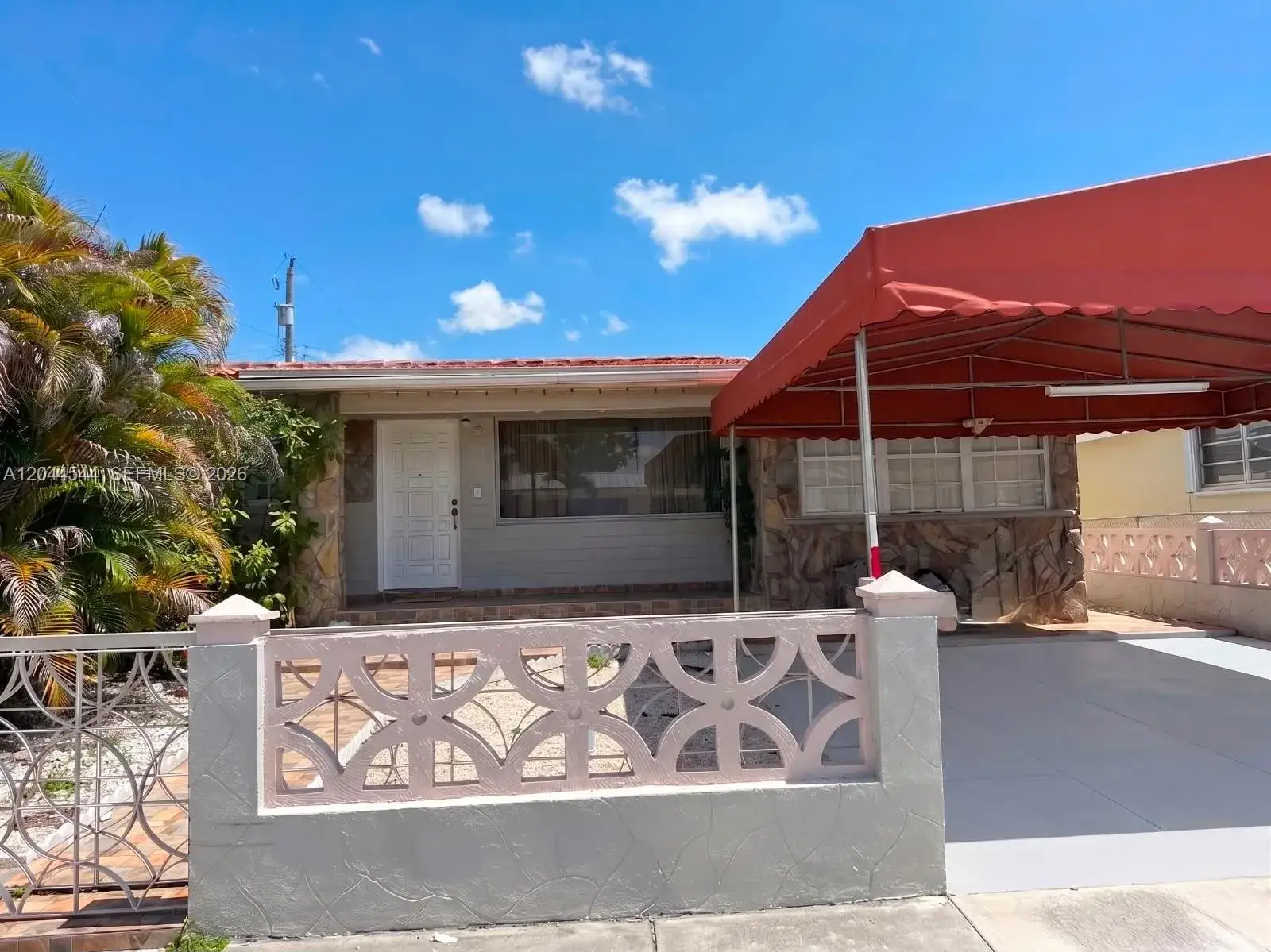 3 bedroom 1 bath Residential Lease for rent at 974 SE 1st St # 974, Hialeah FL 33010