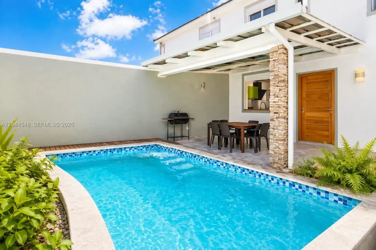 3 bedroom 2 bath Residential for sale at 01 Calle Mariano Vanderhorst, FL 32000