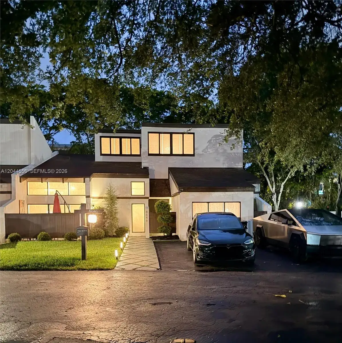 4 bedroom 3 bath Residential Lease for rent at 8646 SW 94th St, Miami FL 33156