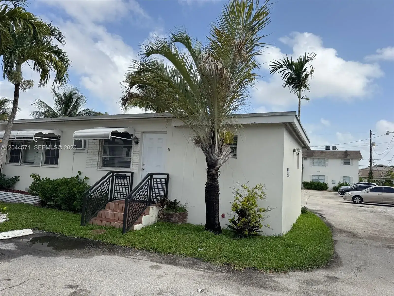 1 bedroom 1 bath Residential Lease for rent at 2519 pirece st # b, Hollywood FL 33020-4870