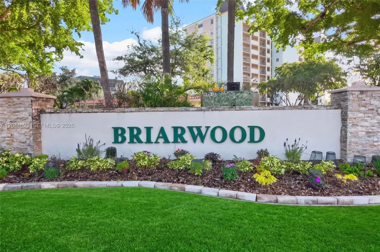 2 bedroom 2 bath Residential for sale at 9101 W Sample Rd # 306, Coral Springs FL 33065
