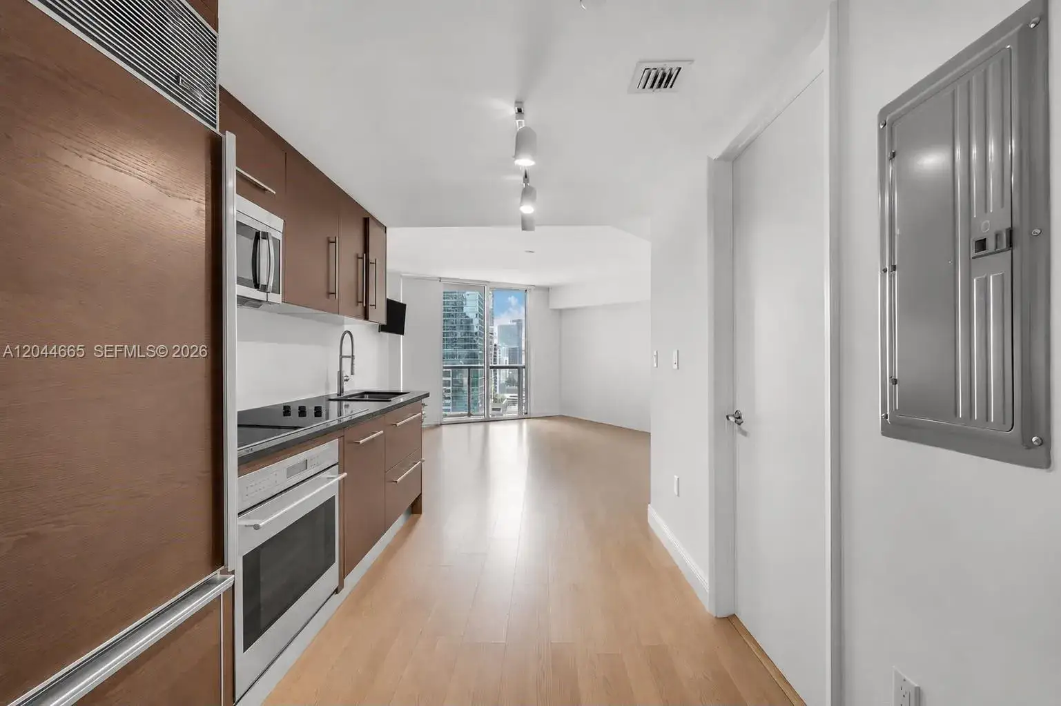 1 bath Residential for sale at 475 Brickell Ave # 2508, Miami FL 33131