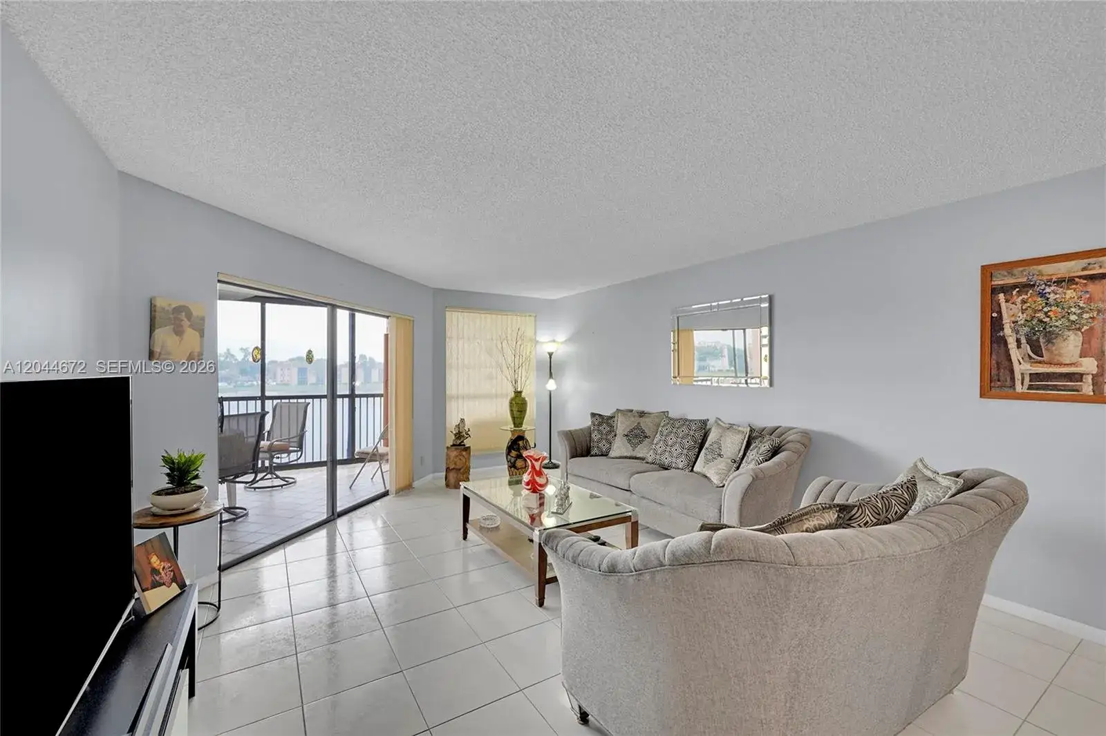 2 bedroom 2 bath Residential Lease for rent at 7250 Fairfax Dr # 302, Tamarac FL 33321