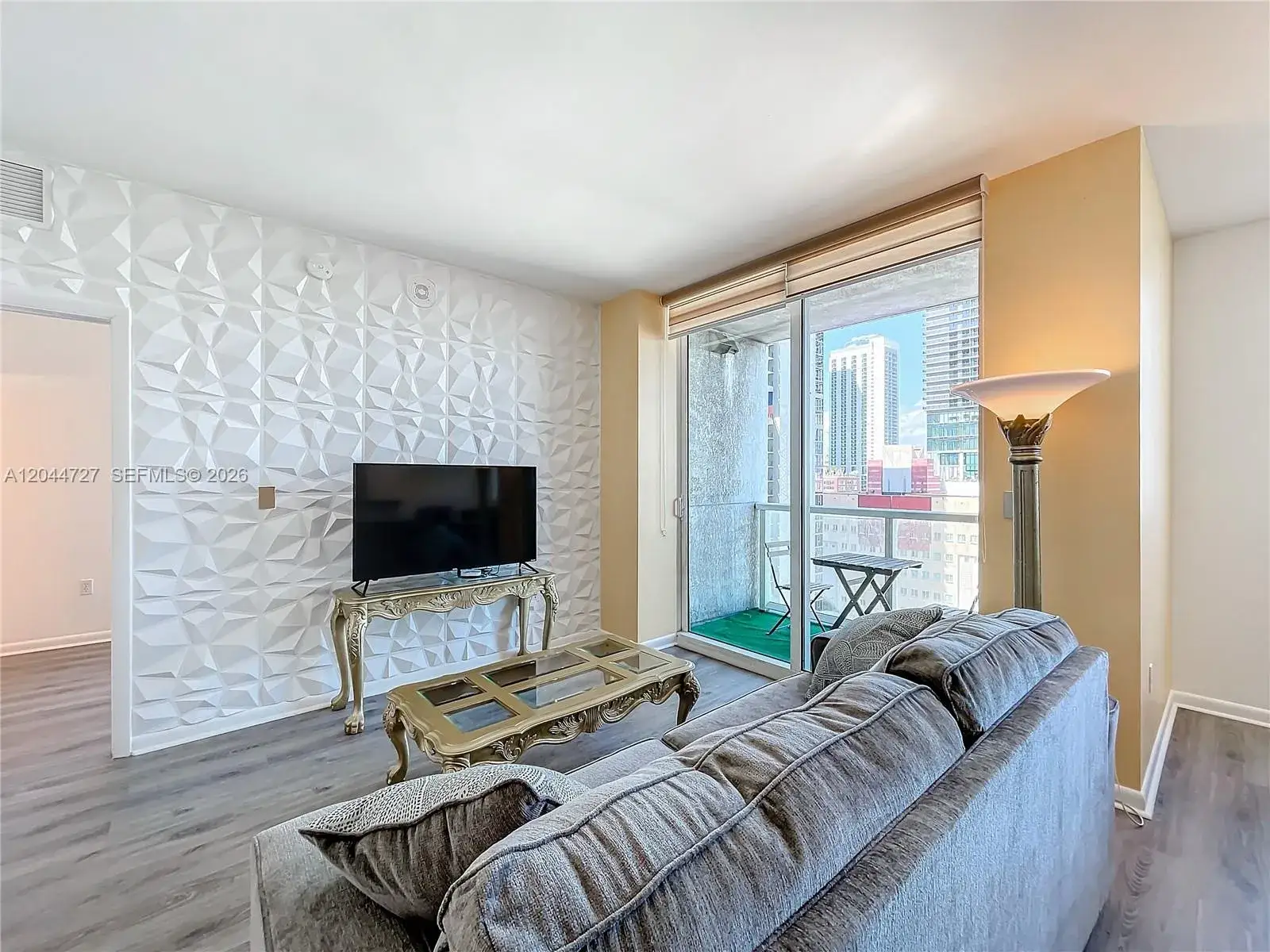 2 bedroom 2 bath Residential Lease for rent at 244 Biscayne Blvd # 1108, Miami FL 33132