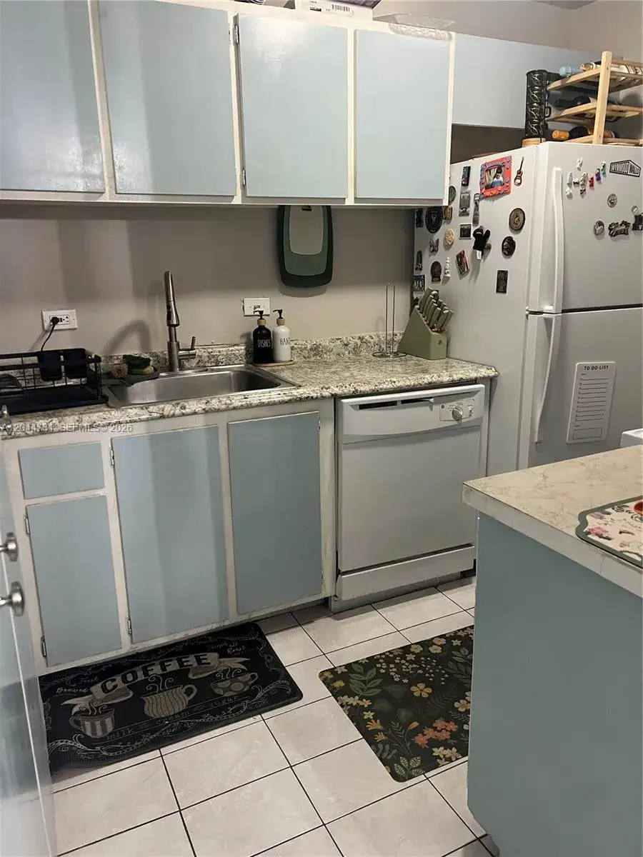 2 bedroom 2 bath Residential Lease for rent at 6900 N Kendall Dr # A205, Pinecrest FL 33156