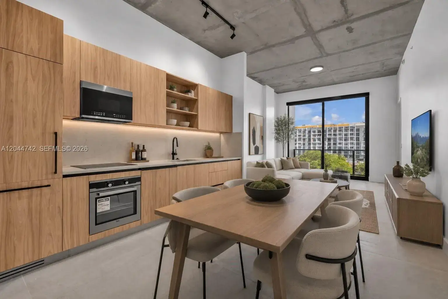 2 bedroom 2 bath Residential Lease for rent at 91 NW 27th St # 201, Miami FL 33127