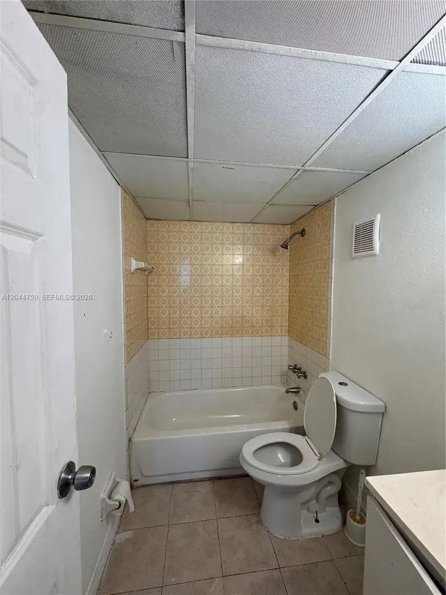 2 bedroom 2 bath Residential Lease for rent at 1756 NW 55th Ave # 101, Lauderhill FL 33313