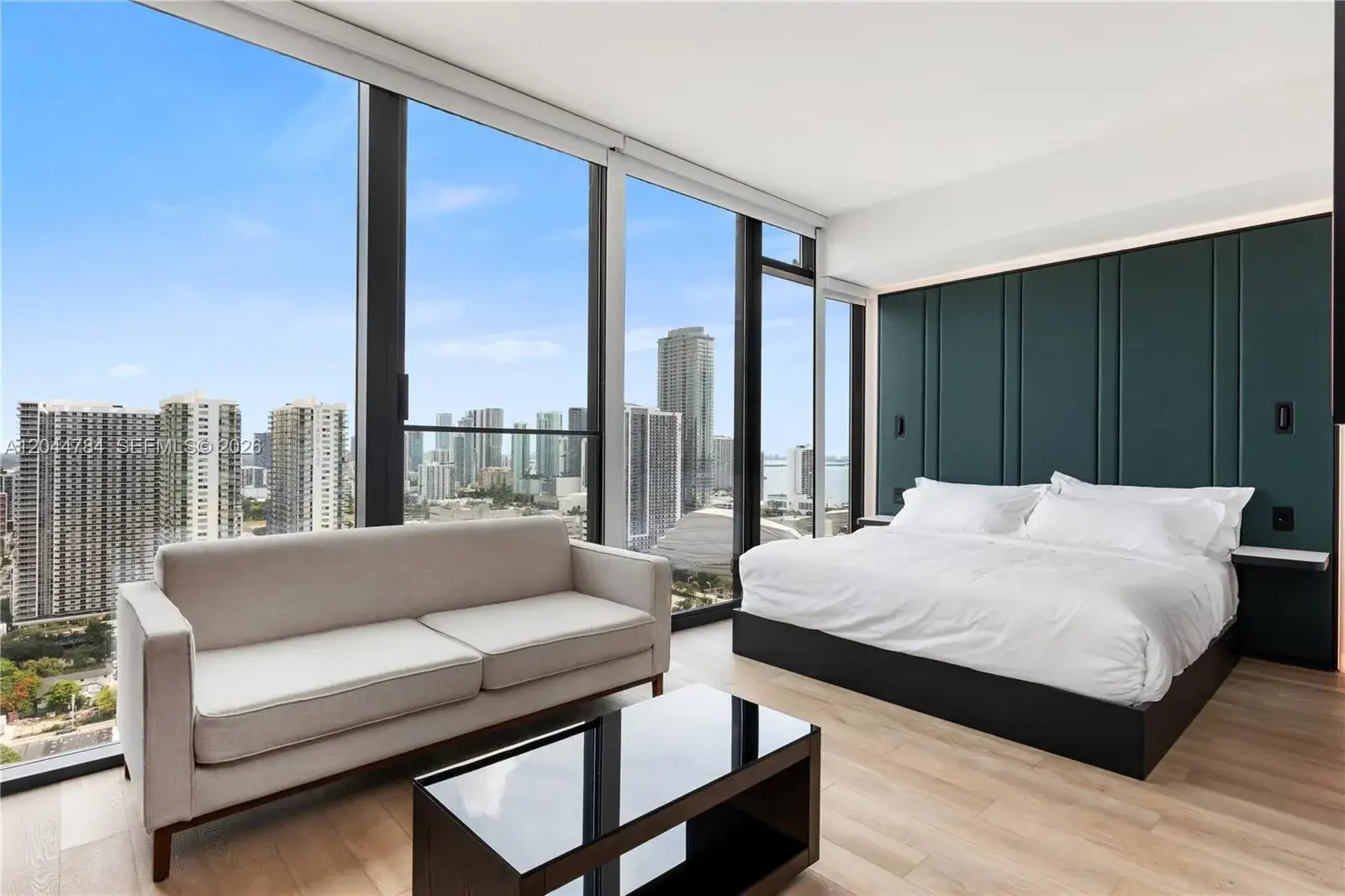 1 bedroom 1 bath Residential for sale at 20 NE 11th # 2905, Miami FL 33132