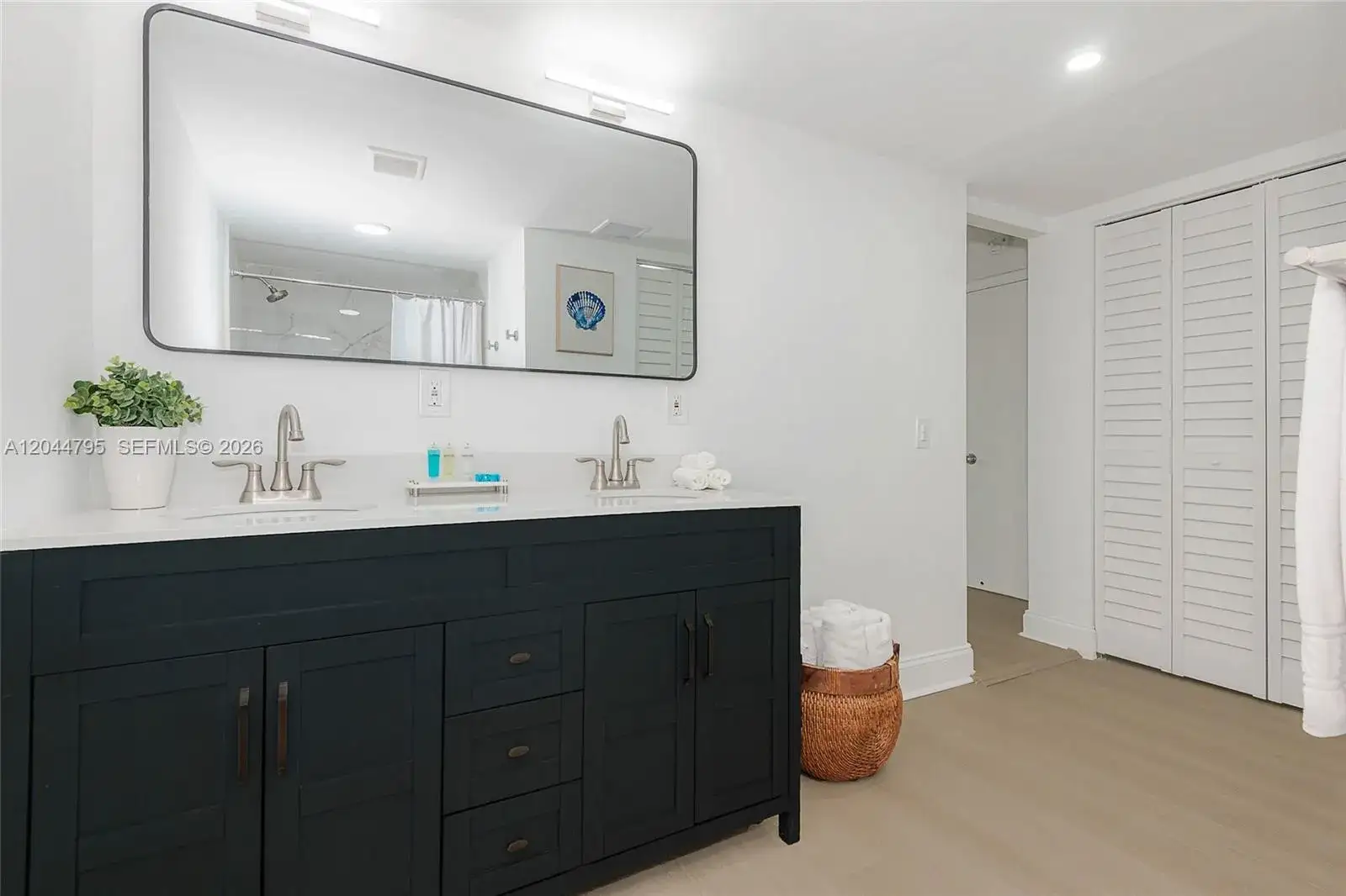 2 bedroom 2 bath Residential Lease for rent at 445 NE 195th St # 326, Miami FL 33179