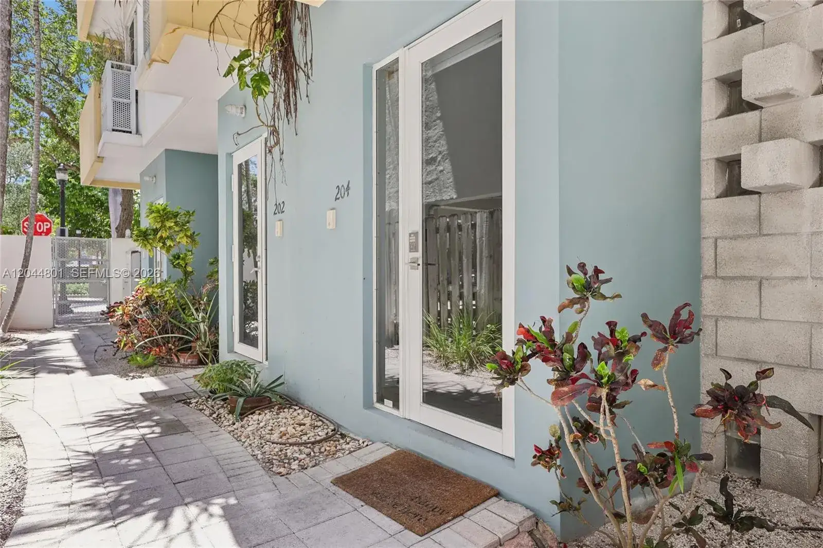 2 bedroom 1 bath Residential for sale at 204 Washington Ave # 13, Miami Beach FL 33139