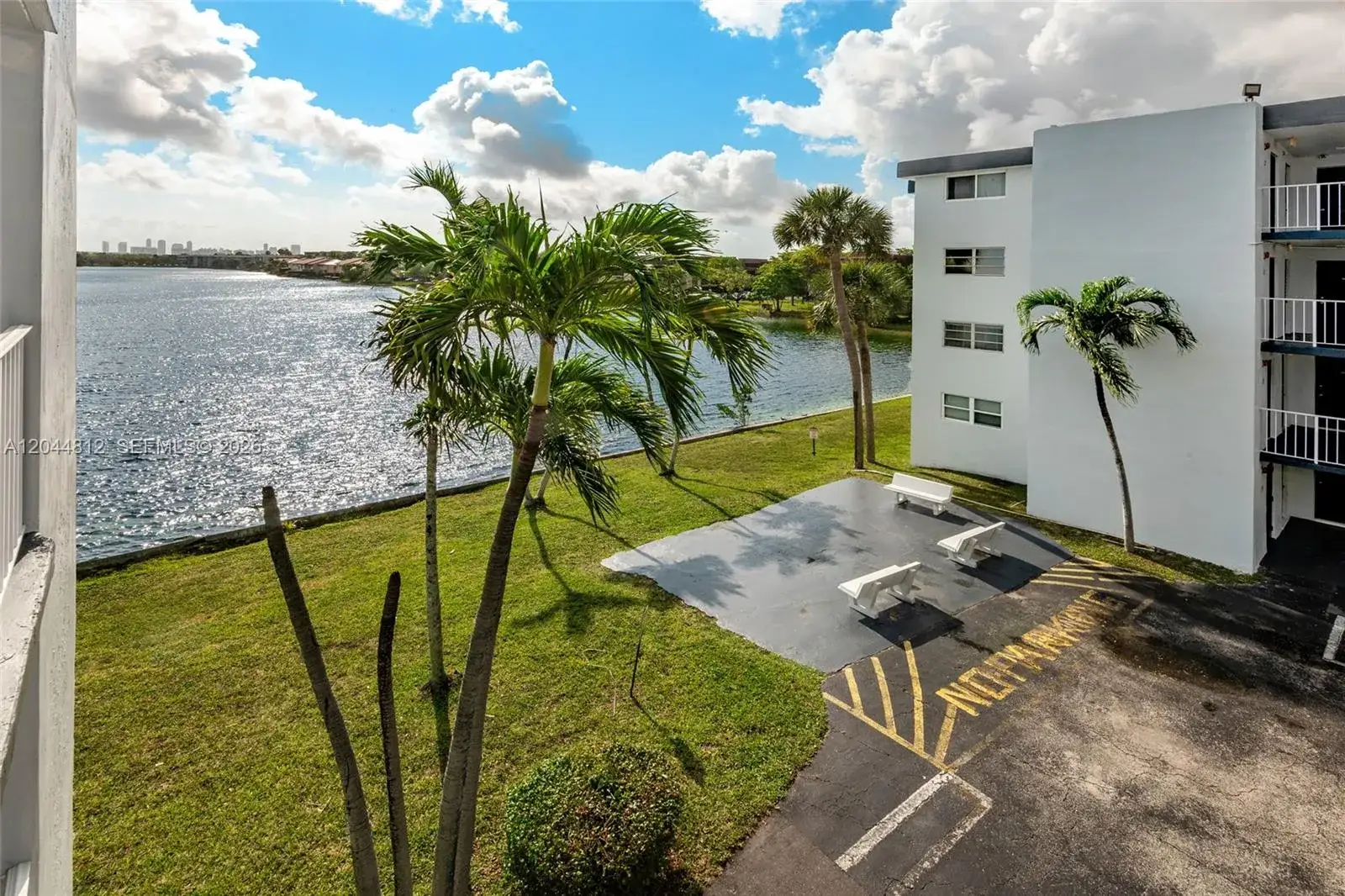 2 bedroom 2 bath Residential Lease for rent at 447 NE 195th St # 214, Miami FL 33179