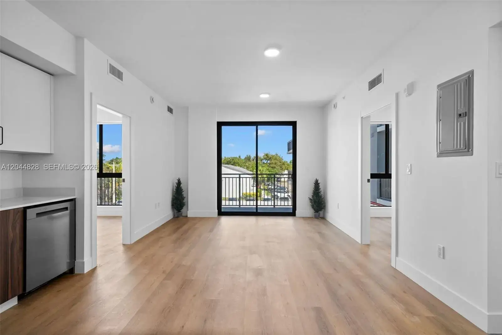 2 bedroom 2 bath Residential Lease for rent at 2479 NE 192nd St # 308, Miami FL 33180