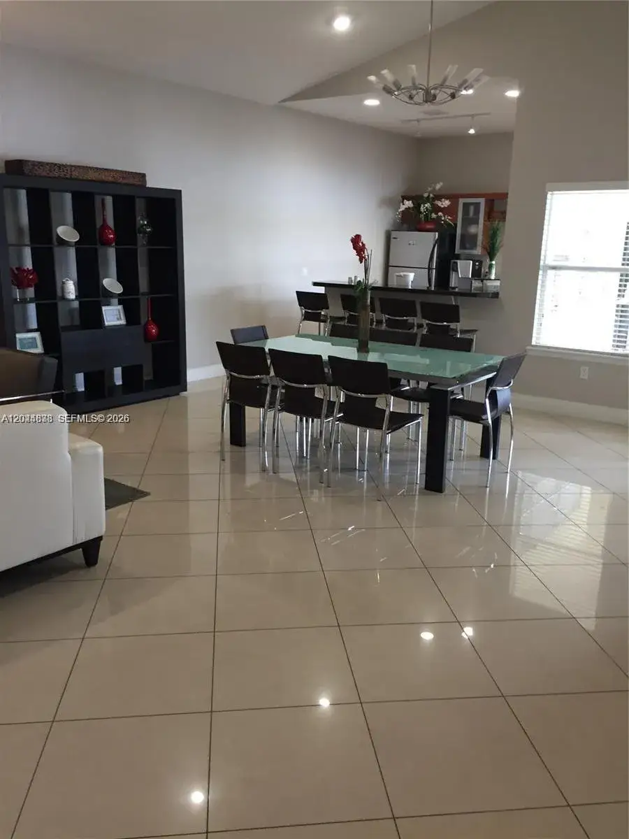 2 bedroom 2 bath Residential Lease for rent at 12870 Vista Isles Dr # 517, Sunrise FL 33325