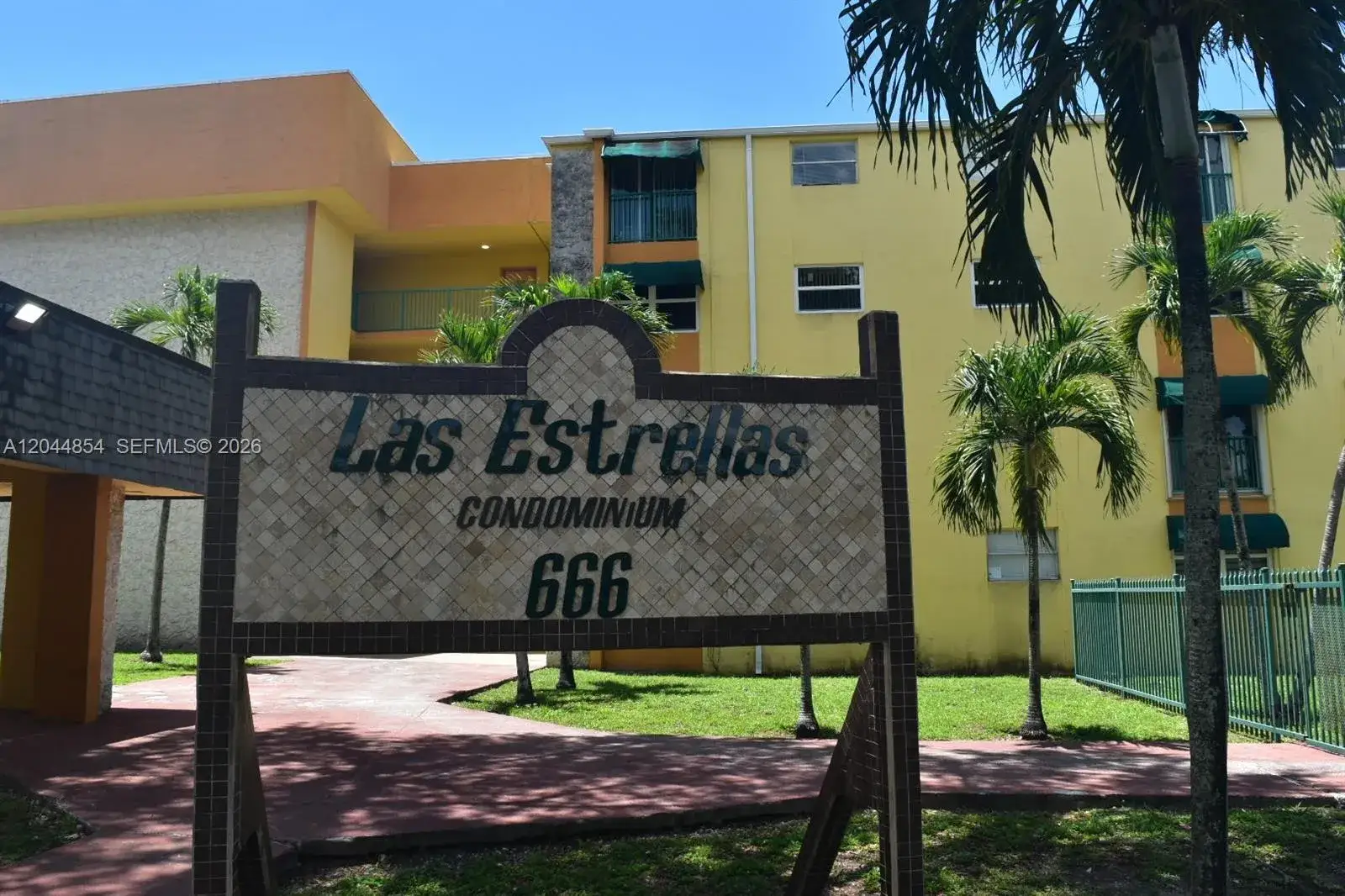 1 bedroom 1 bath Residential Lease for rent at 666 W 81st St # 311, Hialeah FL 33014
