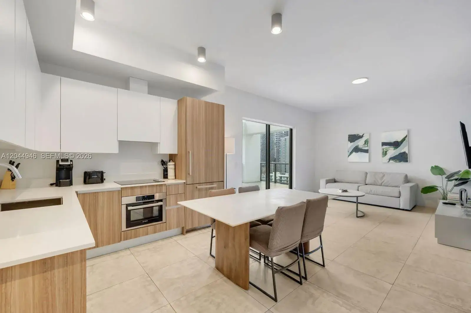 2 bedroom 2 bath Residential for sale at 239 SW 9th St # 1801, Miami FL 33130