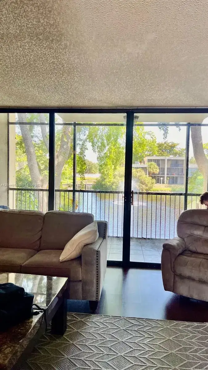 2 bedroom 2 bath Residential Lease for rent at 8711 SW 30th St # 106, Davie FL 33328