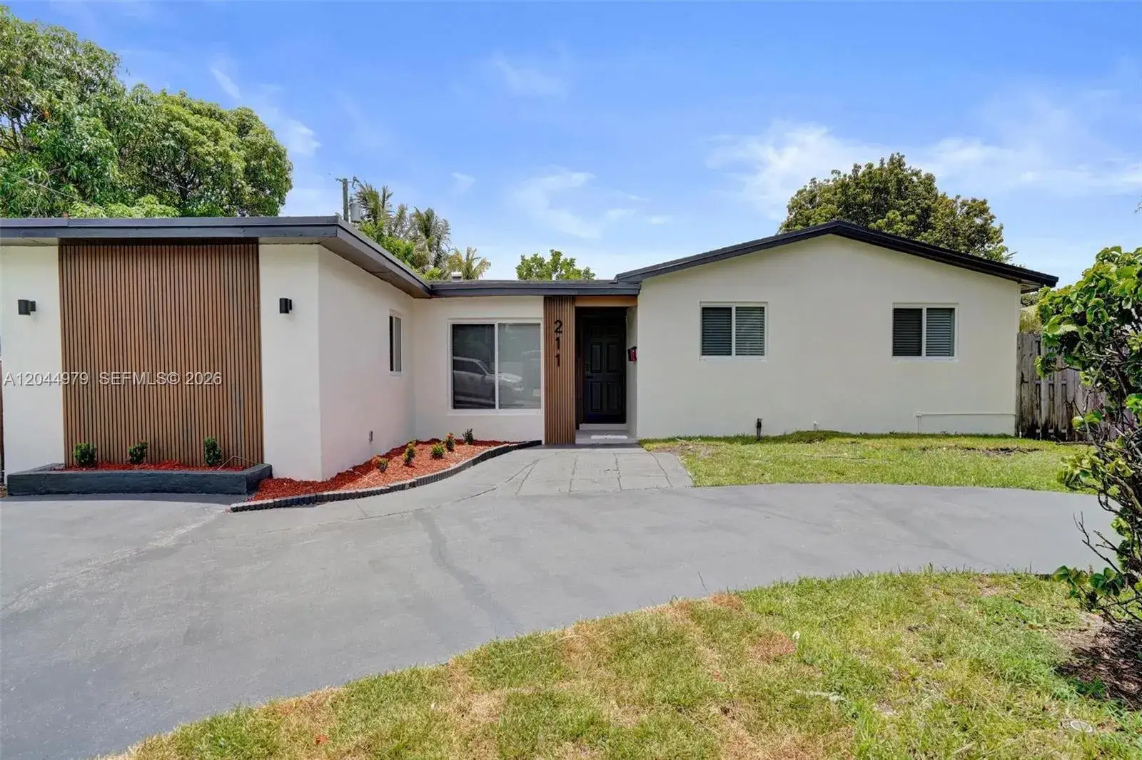 4 bedroom 2 bath Residential for sale at 211 SW 64th Ave, Pembroke Pines FL 33023