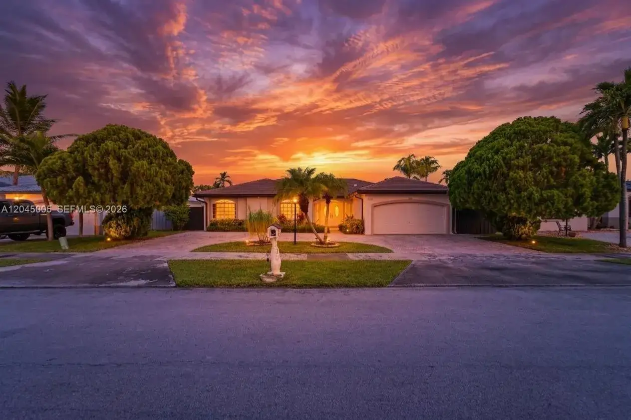 3 bedroom 2 bath Residential for sale at 15336 SW 172nd Ter, Miami FL 33187