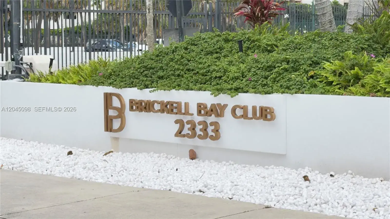 1 bedroom 1 bath Residential Lease for rent at 2333 Brickell Ave # 614, Miami FL 33129
