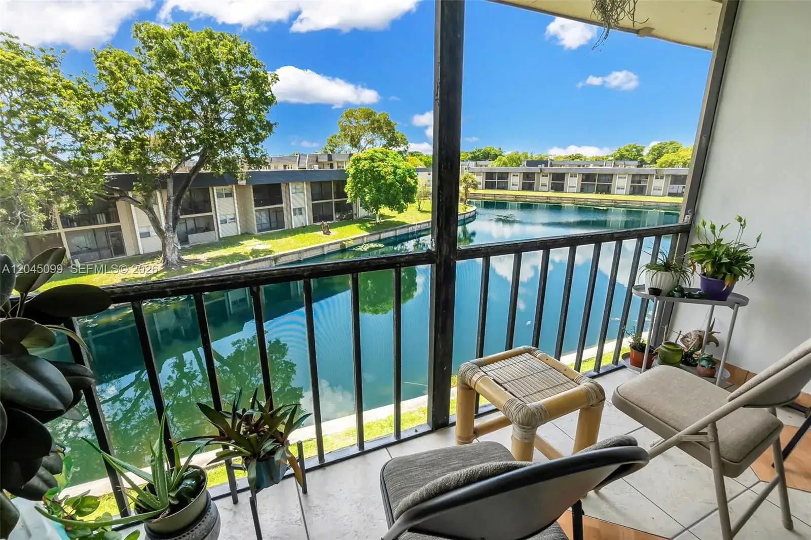 8020 N Colony Circle N. # 304, Tamarac FL 33321