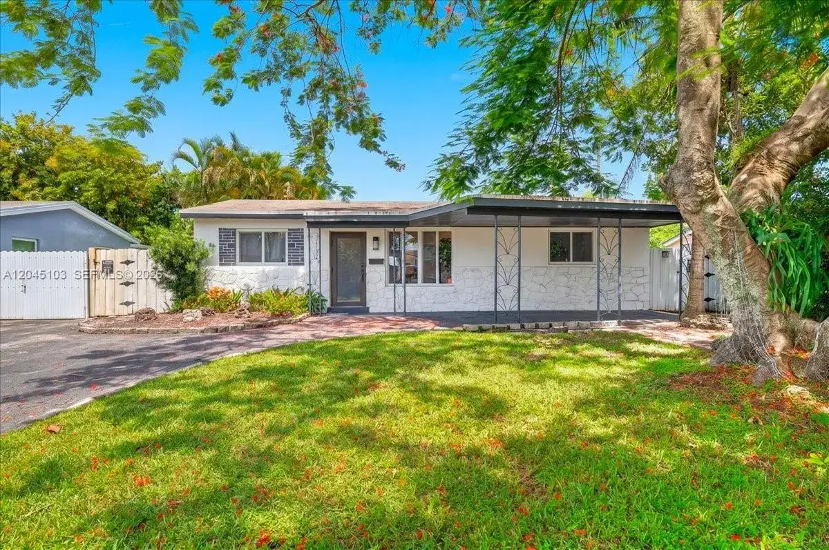 3 bedroom 2 bath Residential for sale at 1131 N 75th Ave, Hollywood FL 33024