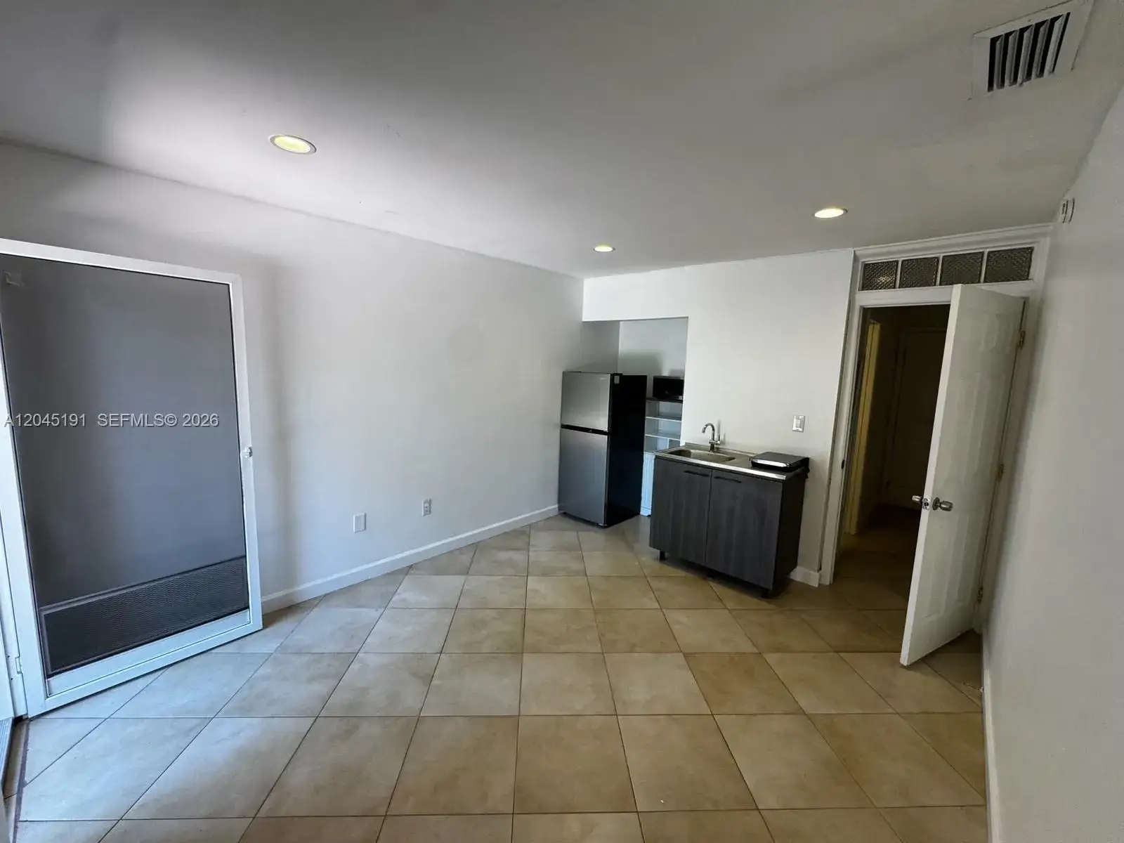 1 bath Residential Lease for rent at 158 SW 96th Ct # B, Miami FL 33174