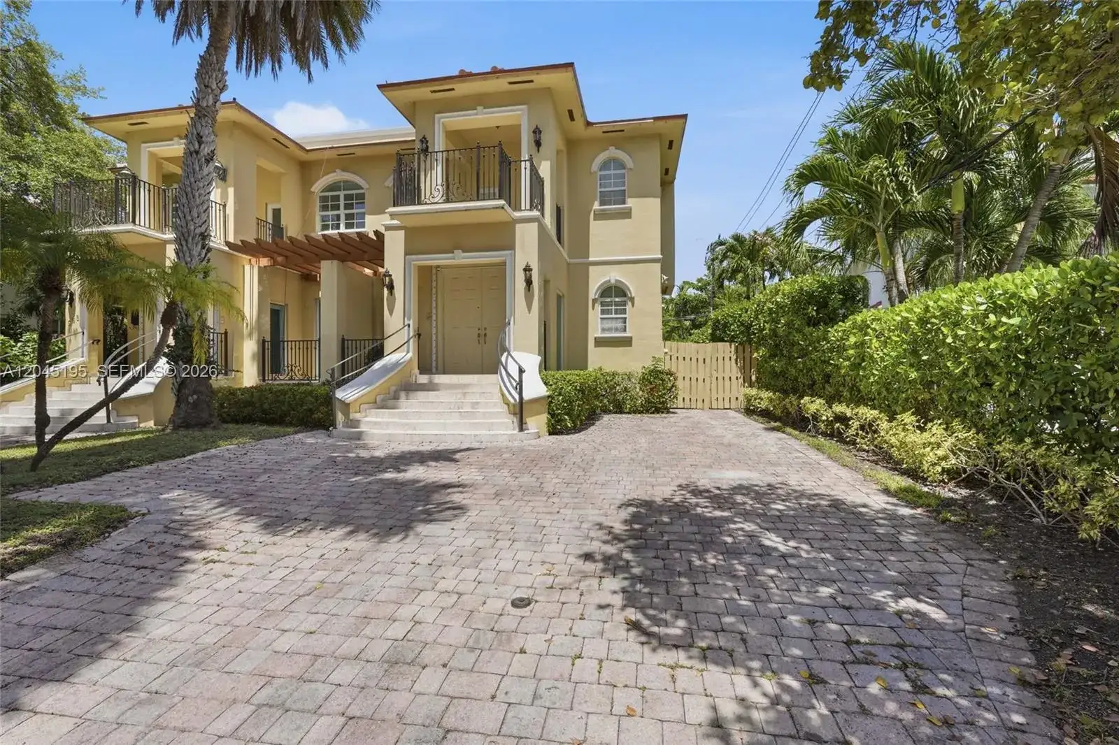 3 bedroom 2 bath Residential Lease for rent at 592 Fernwood Rd # B, Key Biscayne FL 33149