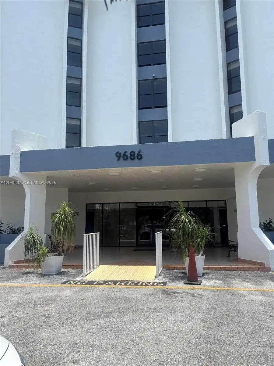 2 bedroom 2 bath Residential Lease for rent at 9686 Fontainebleau Blvd # 504, Miami FL 33172