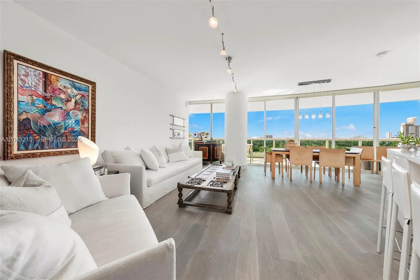1 bedroom 1 bath Residential for sale at 2127 Brickell Ave # 1006, Miami FL 33129