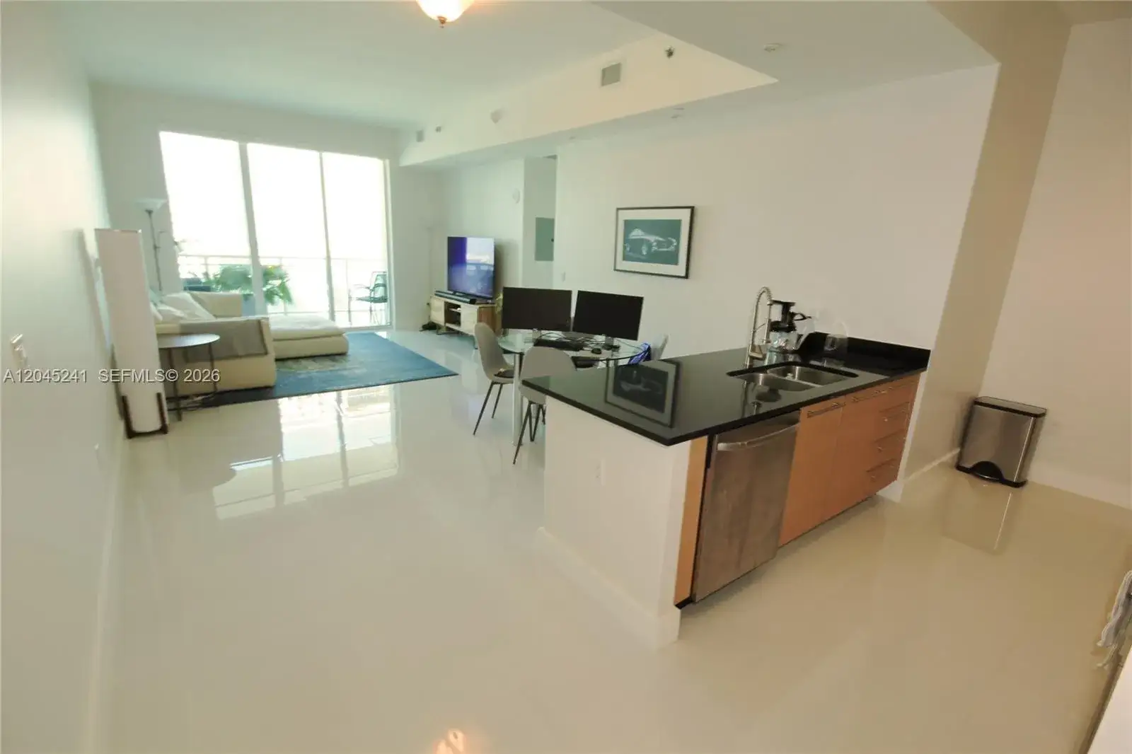 1 bedroom 1 bath Residential Lease for rent at 950 Brickell Bay Dr # 5000, Miami FL 33131
