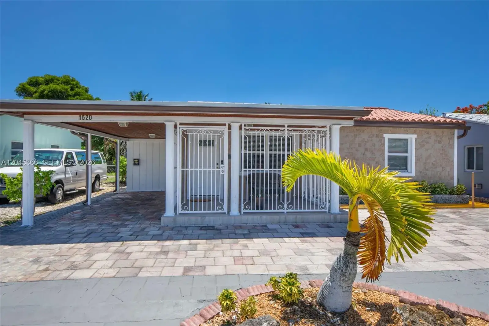 3 bedroom 2 bath Residential for sale at 1520 N Andrews Ave, Fort Lauderdale FL 33311