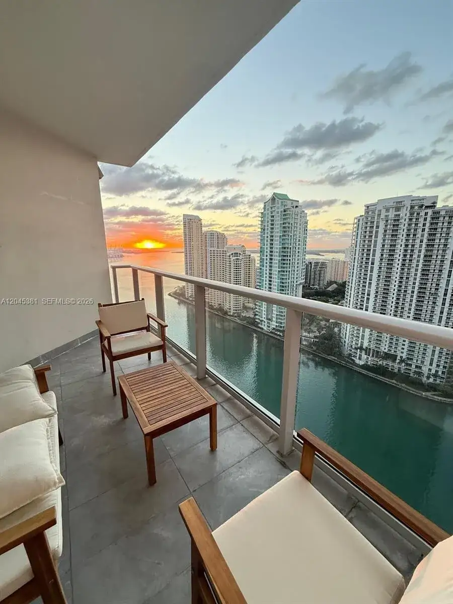 2 bedroom 2 bath Residential for sale at 300 S Biscayne Blvd # 2806, Miami FL 33131