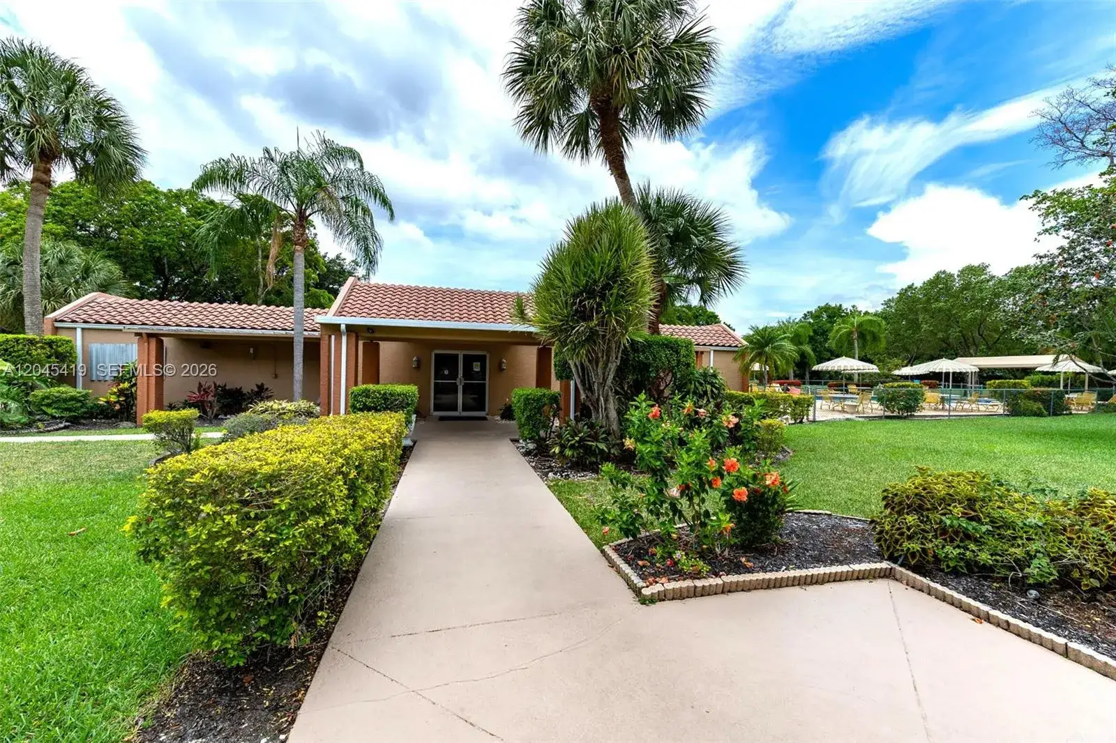 1 bedroom 1 bath Residential for sale at 8814 W Mcnab Rd # 204, Tamarac FL 33321