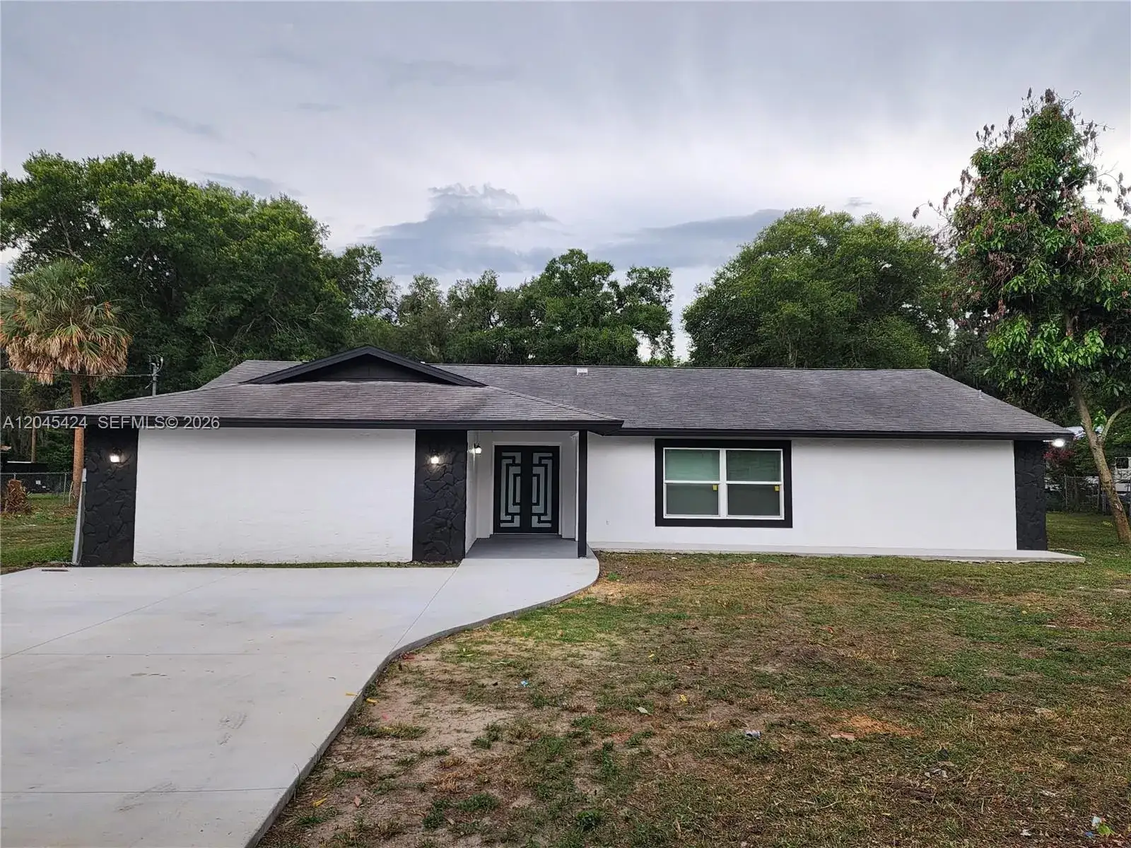 4 bedroom 2 bath Residential for sale at 3133 Washigton Road, Brandon FL 33594