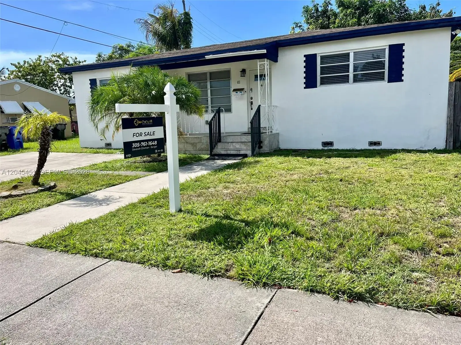 3 bedroom 2 bath Residential for sale at 611 NE 171st St, North Miami Beach FL 33162