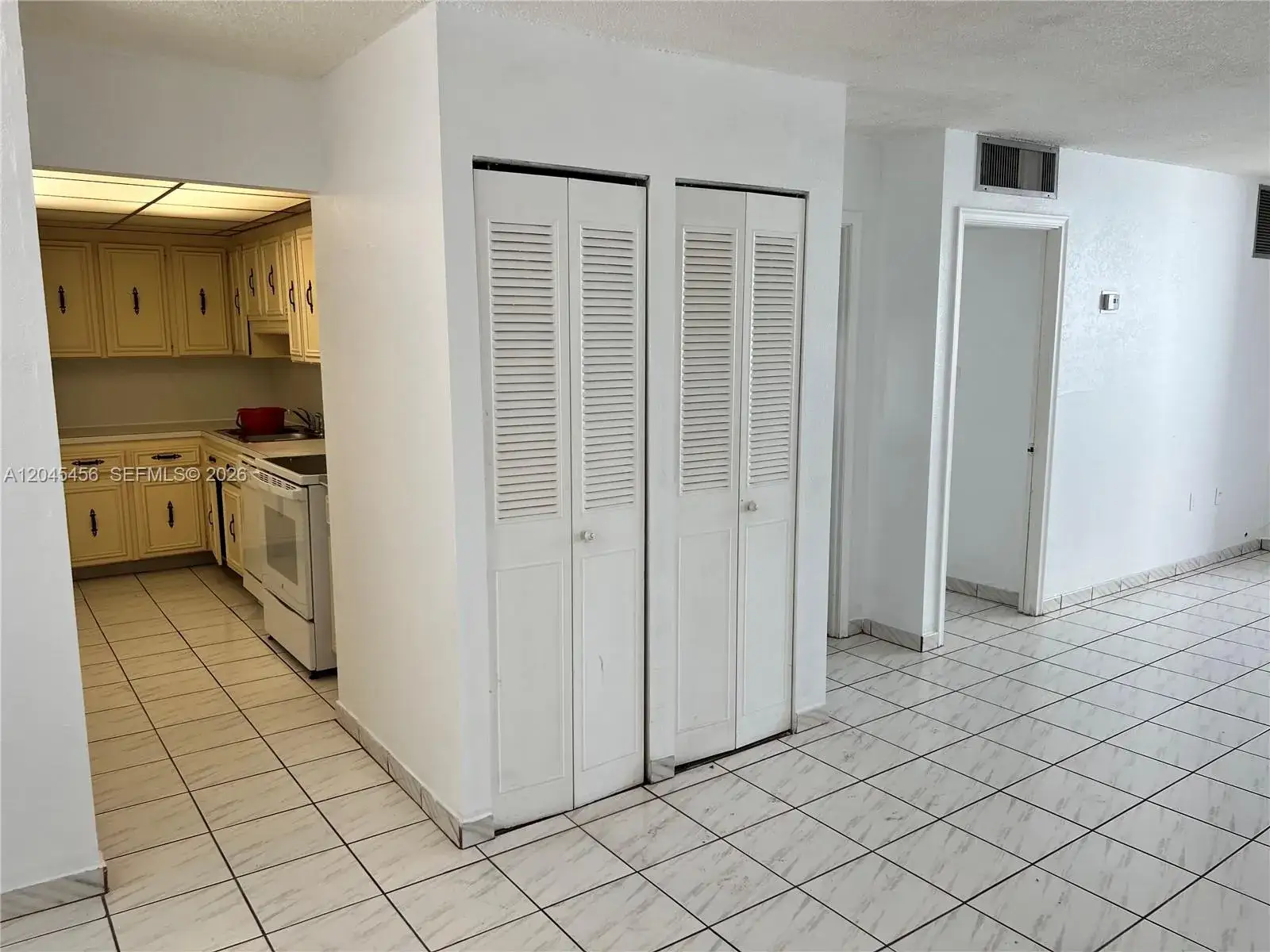 1 bedroom 1 bath Residential Lease for rent at 1750 James Ave # 7K, Miami Beach FL 33139