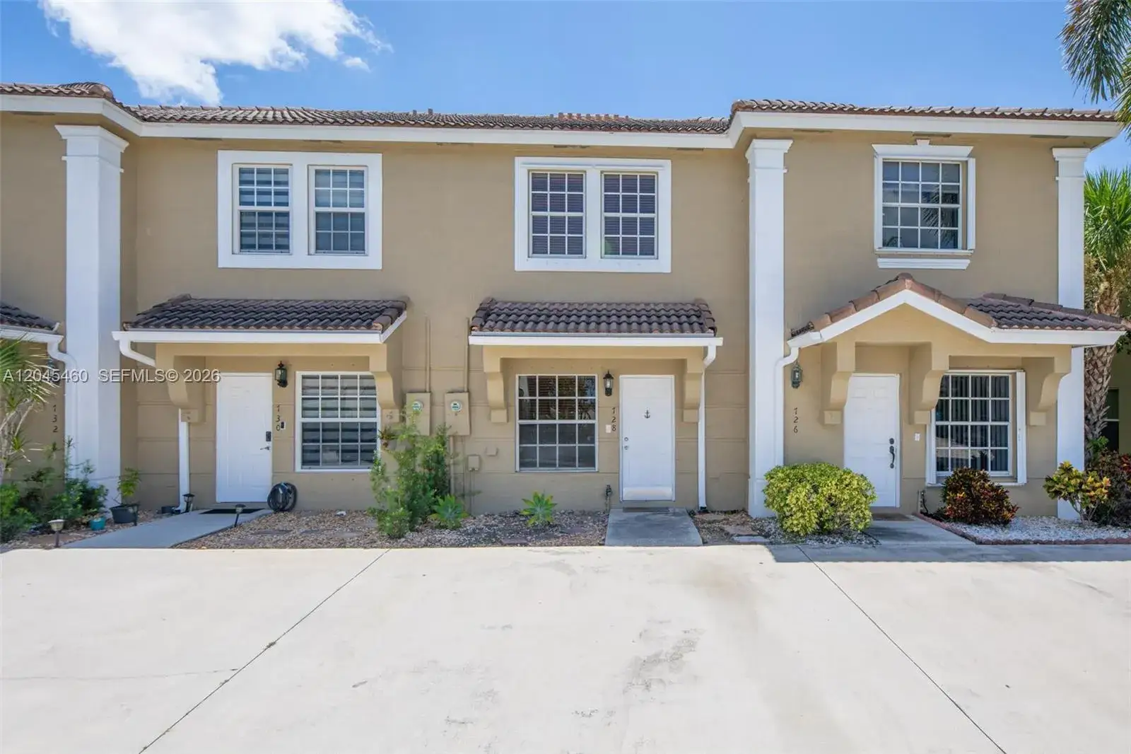 2 bedroom 2 bath Residential Lease for rent at 728 SW 122nd Ave # 0, Pembroke Pines FL 33025