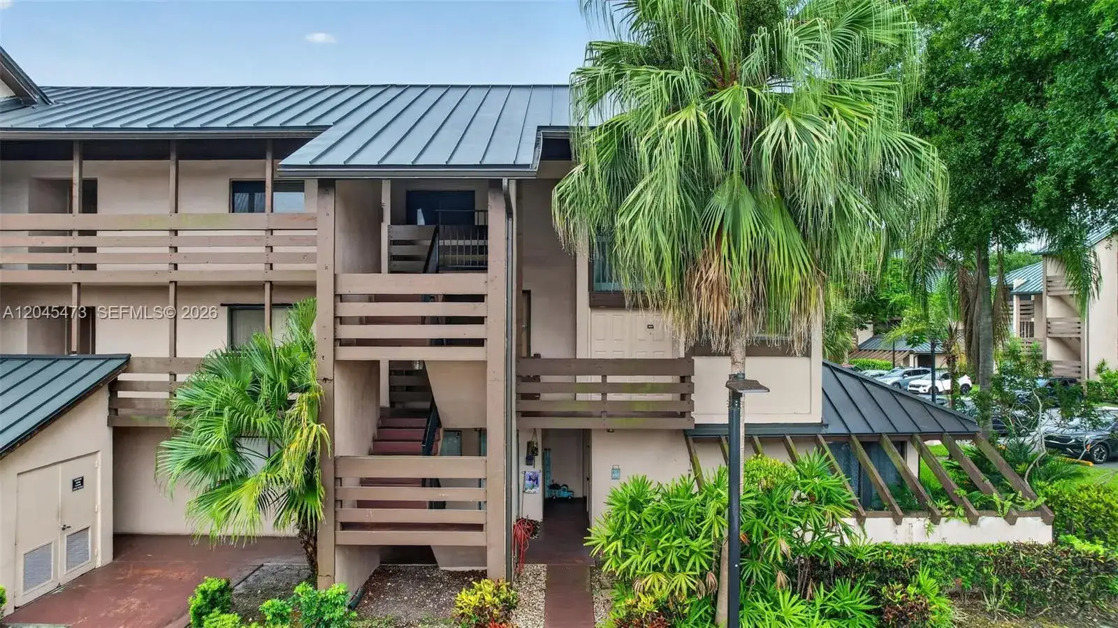 3 bedroom 2 bath Residential for sale at 120 SW 96th Ter # 204, Plantation FL 33324