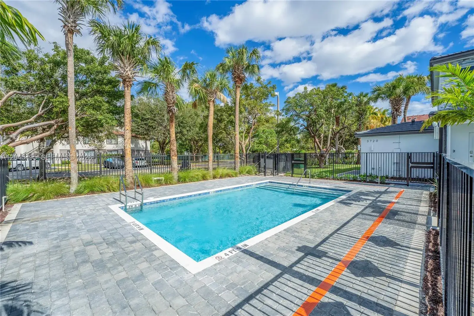 3 bedroom 2 bath Residential for sale at 5125 SW 37th St, Pembroke Park FL 33023