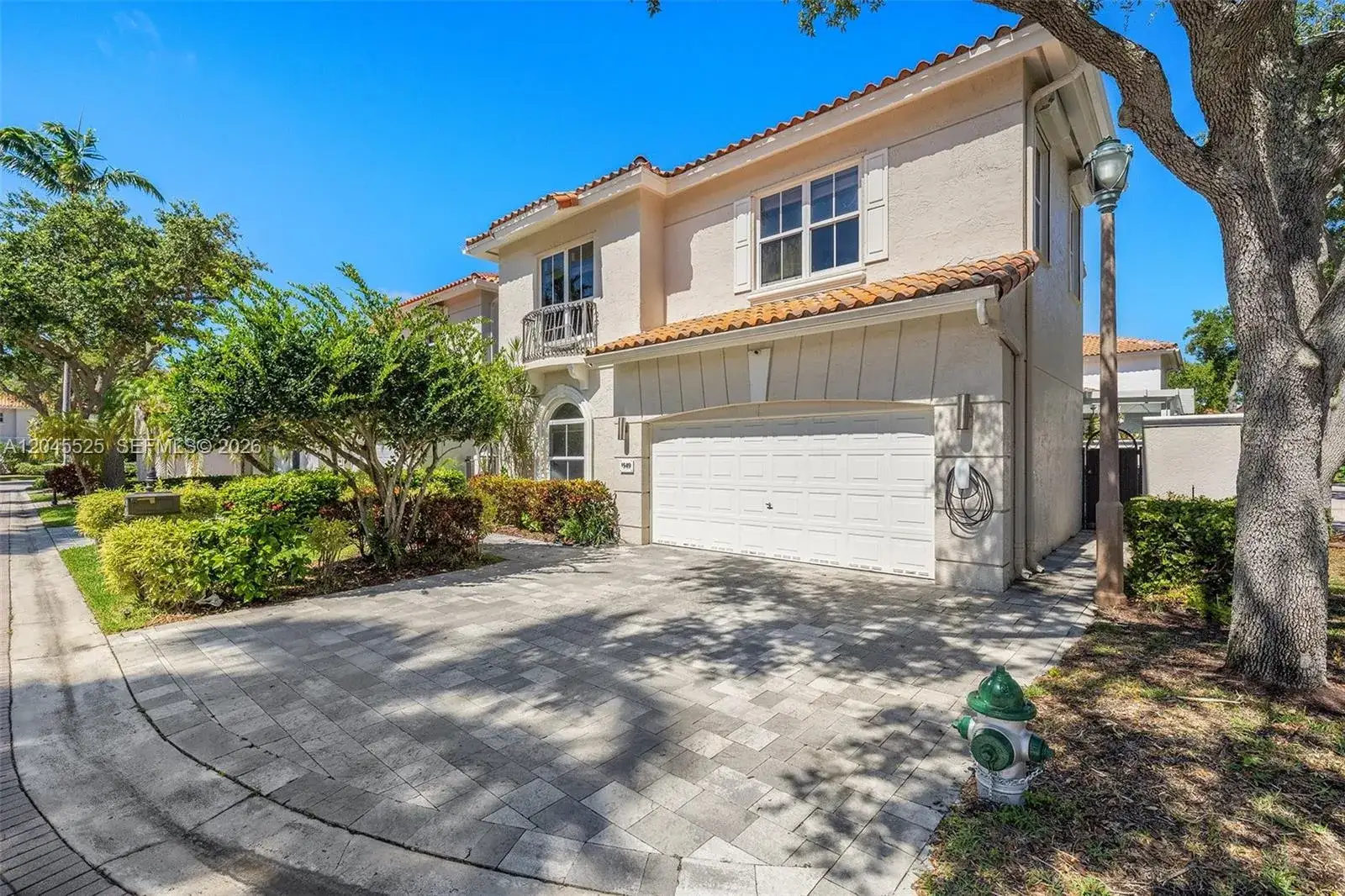 4 bedroom 3 bath Residential for sale at 1549 Shoreline Way, Hollywood FL 33019