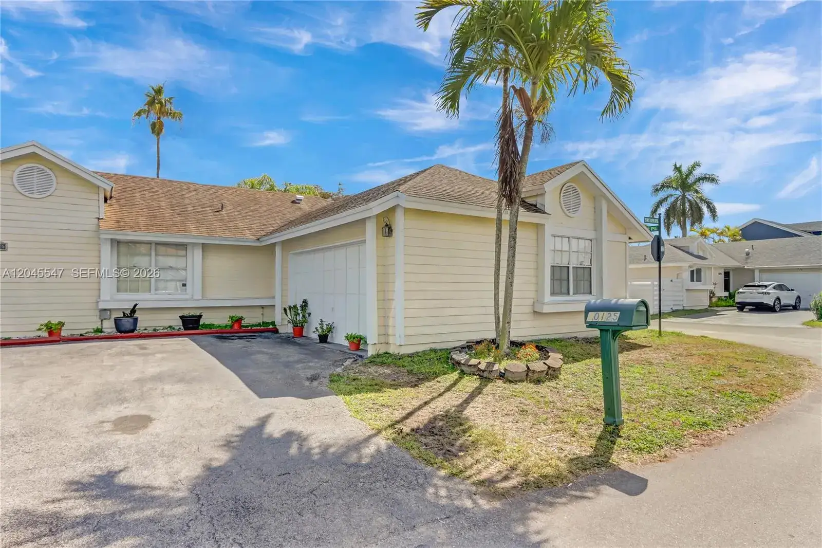 3 bedroom 3 bath Residential for sale at 10125 SW 139th Pl, Miami FL 33186