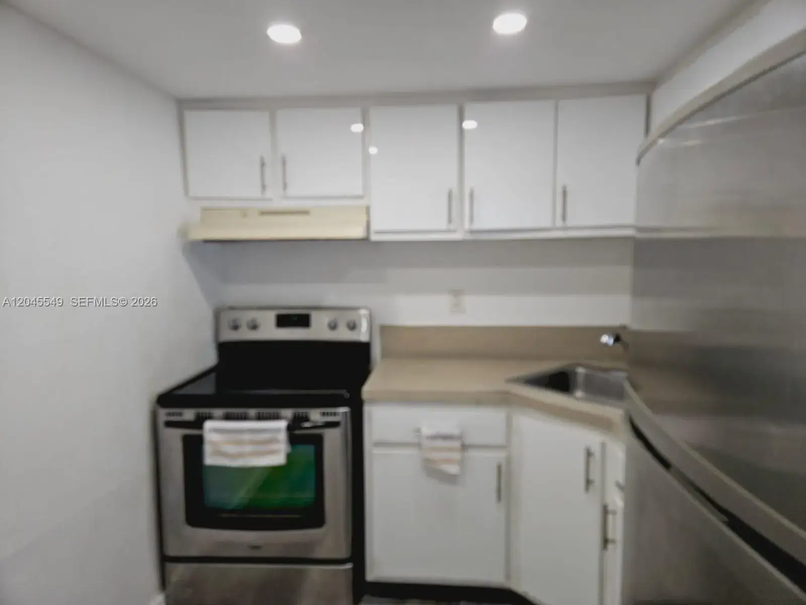 1 bedroom 1 bath Residential Lease for rent at 4550 NW 9th St # 709E, Miami FL 33126