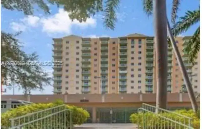2 bedroom 2 bath Residential for sale at 3500 Coral Way # 513, Miami FL 33145