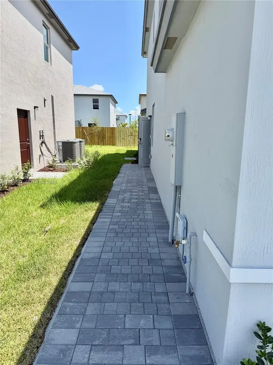 1 bedroom 1 bath Residential Lease for rent at 19678 sw 338 terr # 2, Homestead FL 33034