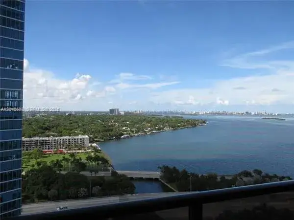 3 bedroom 2 bath Residential Lease for rent at 600 NE 36 St, Miami FL 33137