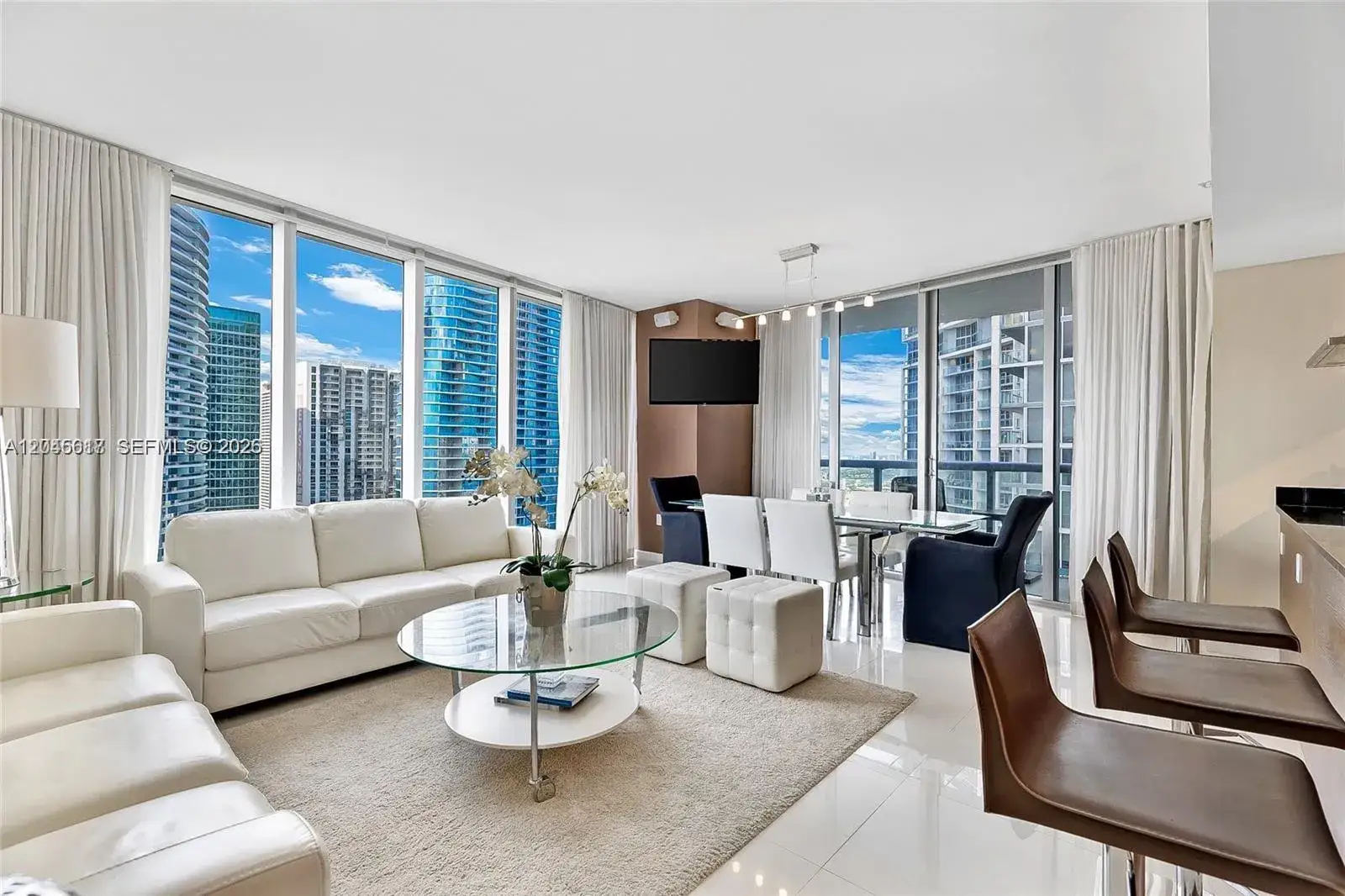 2 bedroom 2 bath Residential Lease for rent at 485 Brickell Ave # 3602, Miami FL 33131