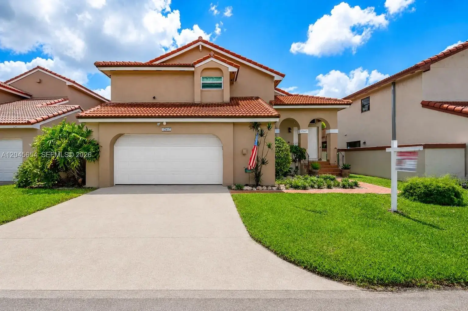 2 bedroom 2 bath Residential for sale at 17617 NW 61st Ct N, Hialeah FL 33015