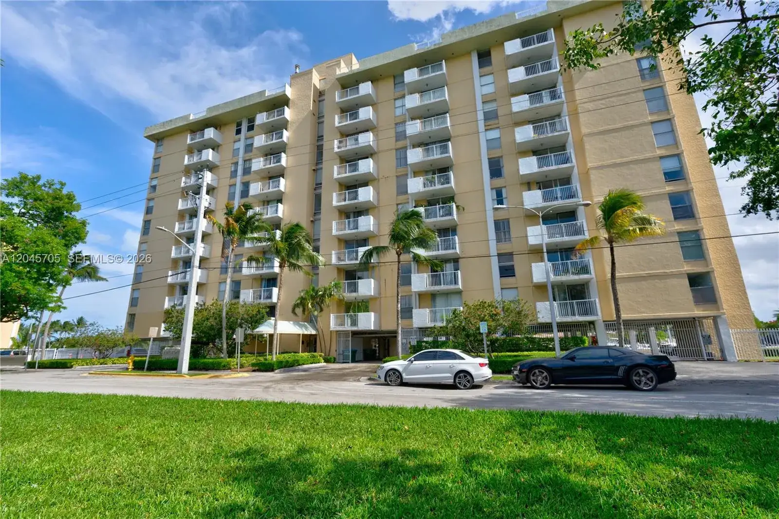 1 bedroom 1 bath Residential Lease for rent at 2000 NE 135th St # 908, North Miami FL 33181